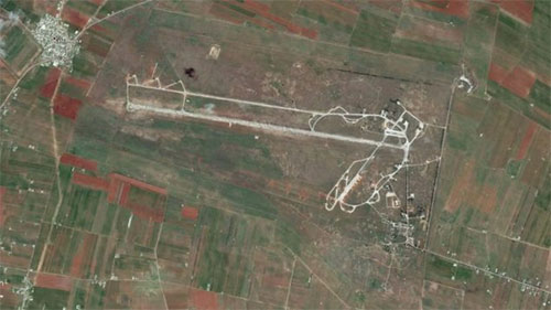 Ataque con misiles contra un aeródromo militar en el centro de Siria